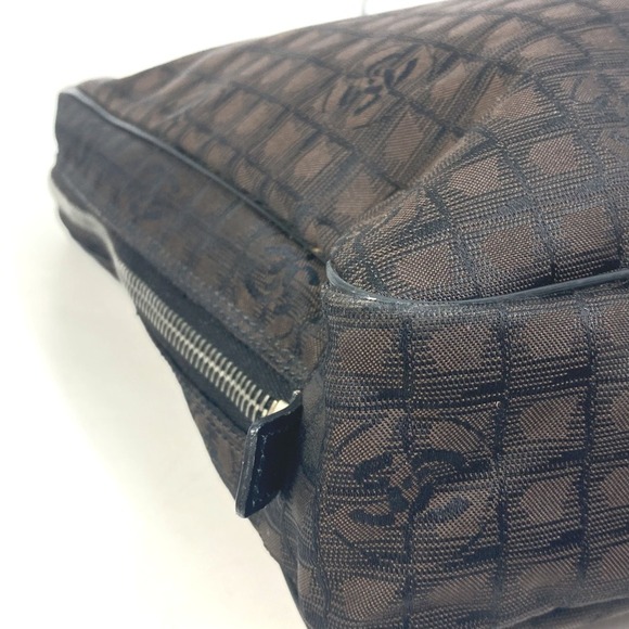 CHANEL Brown Bag - Picture 5 of 14